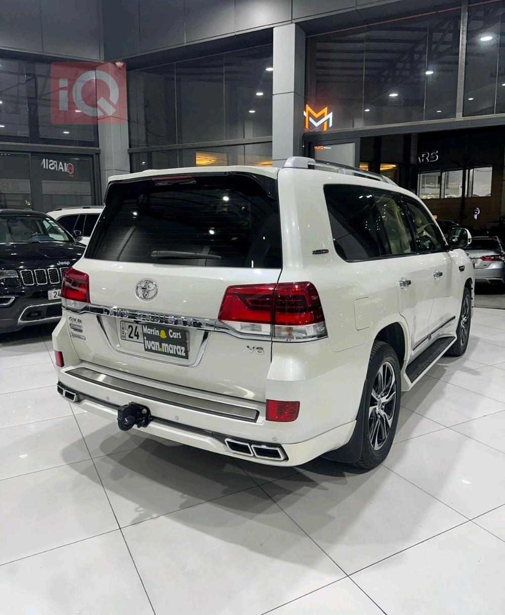 تويوتا لاندكروزر